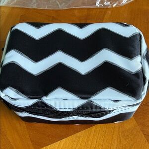 Thirty-One Baubles & Bracelets Jewelry Organizer Black Chevron NWT